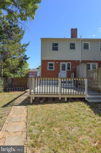 6916 Westhampton Dr, Alexandria VA 22307-1528 exterior