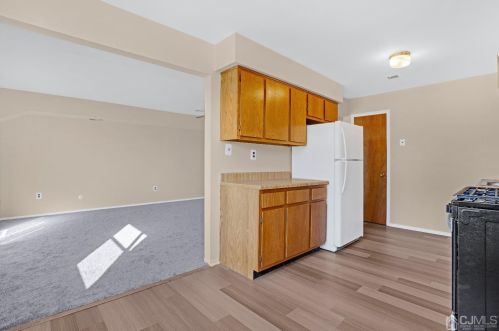 1708 Raspberry Ct, Edison NJ 08817-2745 exterior