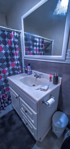 152 Oakland St, Springfield MA 01108-1738 exterior