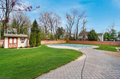 47 Hillside Ave, Berkeley Heights NJ 07922-1708 exterior