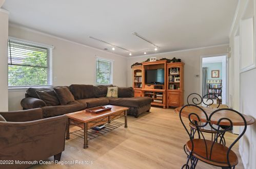 6 Eunice Ln, West Long Branch NJ  07764-1582 exterior