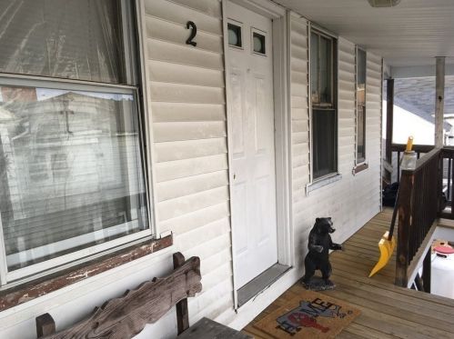 27 Pulaski St, Ware MA 01082-1474 exterior