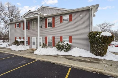 31 Jimal Dr, Middletown, NY 10940-3649