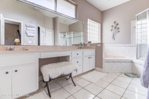 240 Lk Shr Dr, Merritt Island FL 32953-7960 exterior