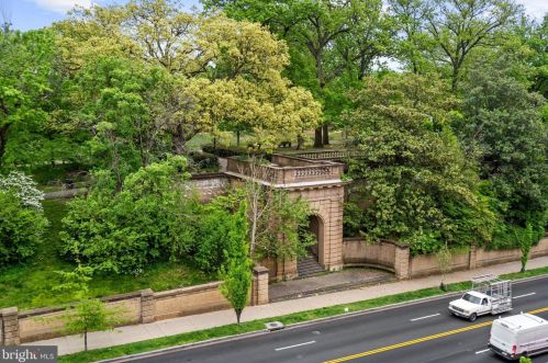 2434 16th St, Washington DC  20020-6302 exterior