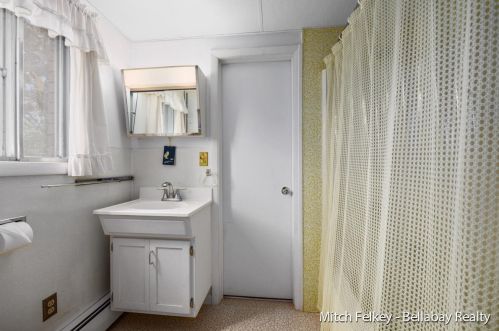 4145 Bradford St, Grand Rapids MI 49503-1638 exterior