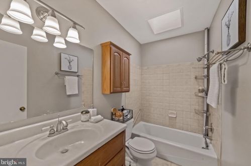 620 7 St, Washington DC 20024-2438 exterior