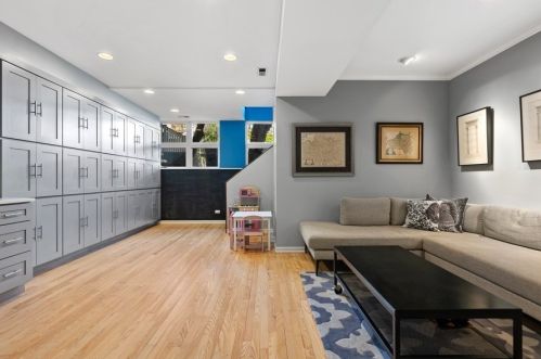 3711 Hermitage Ave, Chicago IL 60613-3509 exterior