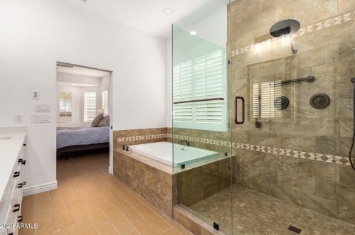 22037 55th St, Phoenix AZ  85054-7151 exterior