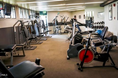 3101 Peninsula Rd, Oxnard CA  93035-4202 exterior