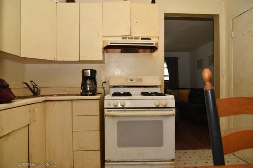 13 Lyman Ave, Providence RI 02919-2716 exterior