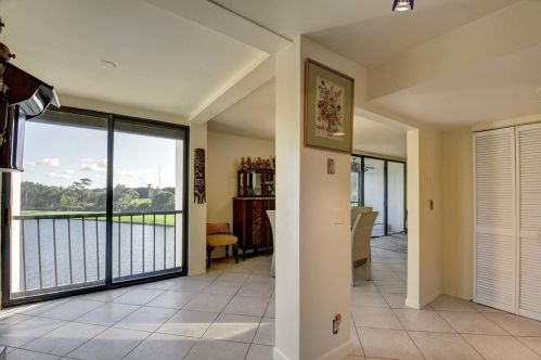 7802 Lakeside Blvd, Boca Raton FL  33434-6279 exterior