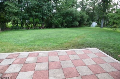 21 Alcott Dr, Livingston NJ  07039-1223 exterior