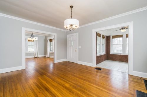 1831 Lyle Ave, Atlanta GA  30337-1204 exterior