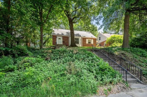 744 Laclede Sta Rd, Saint Louis MO 63117-2048 exterior