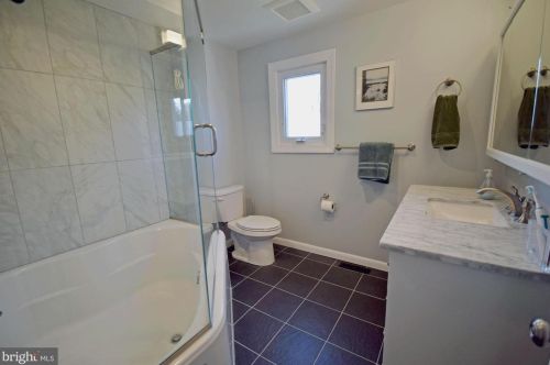 24 Abel Pl, Media PA 19063-5423 exterior