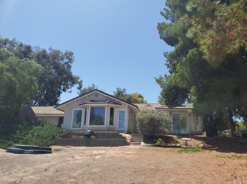 31150 Avenida Del Reposo, Temecula CA 92591-1719 exterior