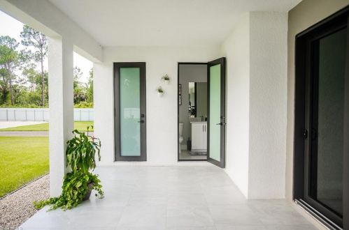 2844 10 Ave, Naples FL 34120-4929 exterior