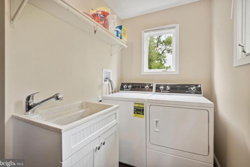 2001 Dundee Rd, Rockville MD 20850-3046 exterior