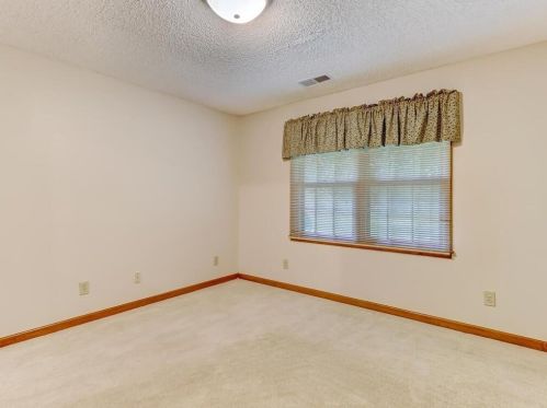 1028 Holly Dr, Gainesville GA 30501-2115 exterior