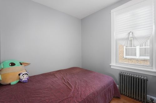 5638 Tripp Ave, Chicago IL 60629-4844 exterior