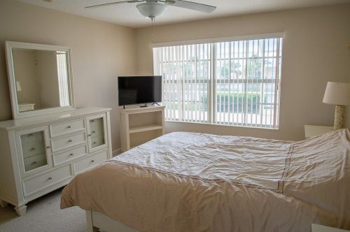 10760 Hartwick Dr, Fort Pierce FL 34987-1923 exterior