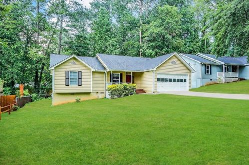 4300 Cary Dr, Lithonia GA  30039-6508 exterior