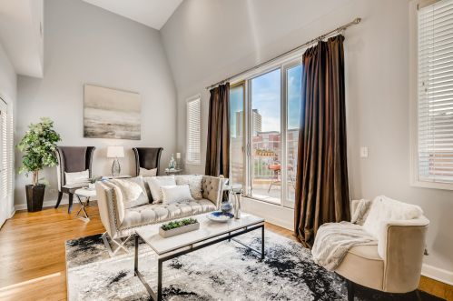 1919 State St, Chicago, IL 60616-2188