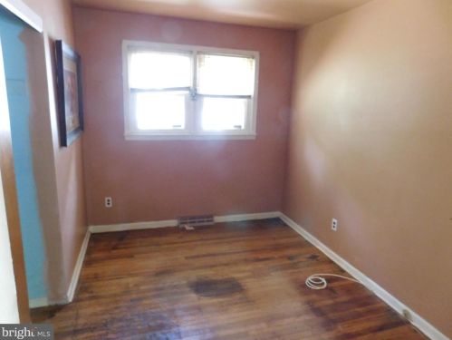 935 Maple Ave, Roebling NJ 08554-1808 exterior