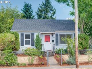 5322 67th Ave, Portland, OR 97206-5310
