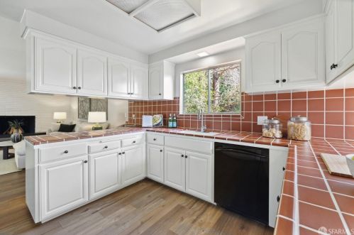 1306 Murchison Dr, Millbrae CA 94030-3026 exterior