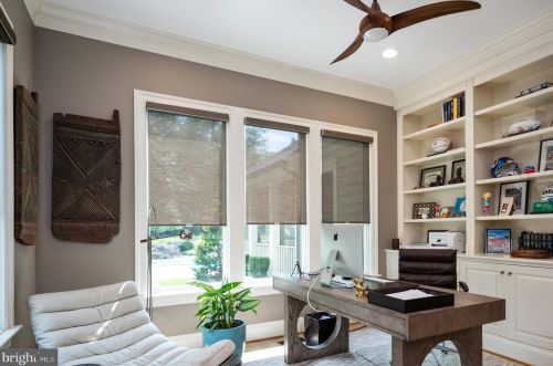 6421 Divine St, Mc Lean VA 22101-4702 exterior