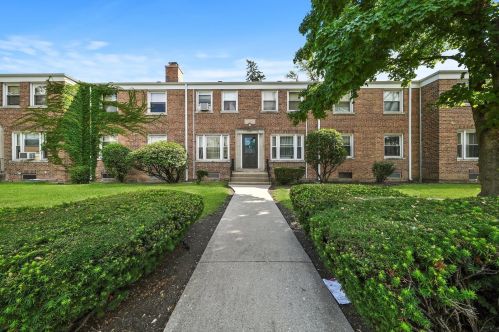 910 Roosevelt Rd, Broadview, IL 60155-3255