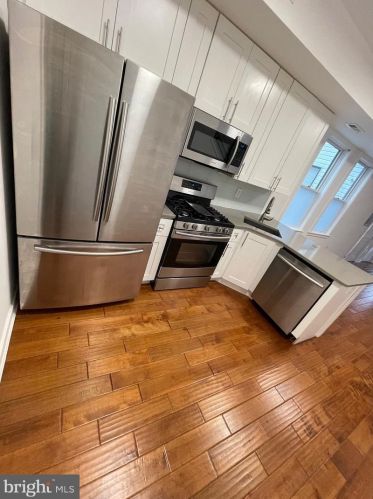 924 15 St, Philadelphia PA 19146-2141 exterior