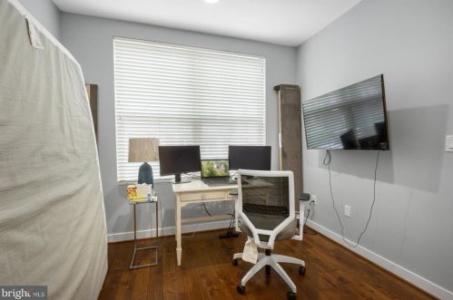 1421 5th St, Philadelphia PA  19147-0059 exterior