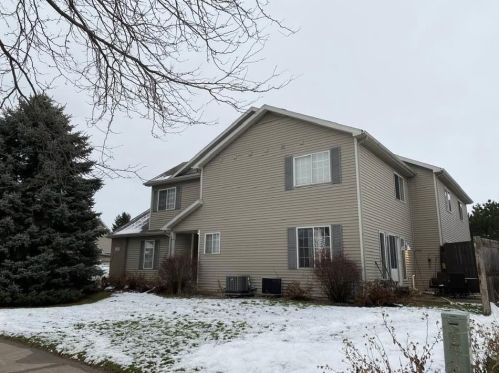 1321 Glacier Hill Dr, Madison WI  53704-8594 exterior