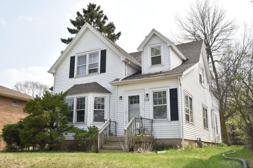 9857 Lisbon Ave, Milwaukee, WI 53222-2406