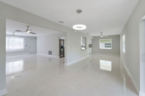 2018 18 Dr, Boynton Beach FL 33426-6417 exterior