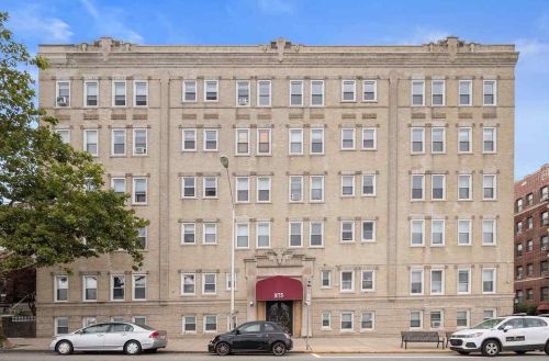 875 Blvd, Union City NJ 07086-7246 exterior