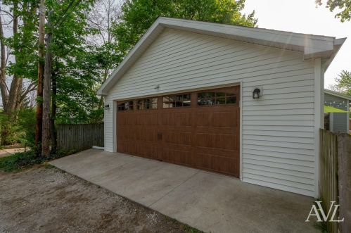 19 Benjamin Ave, Grand Rapids MI 49505-5437 exterior