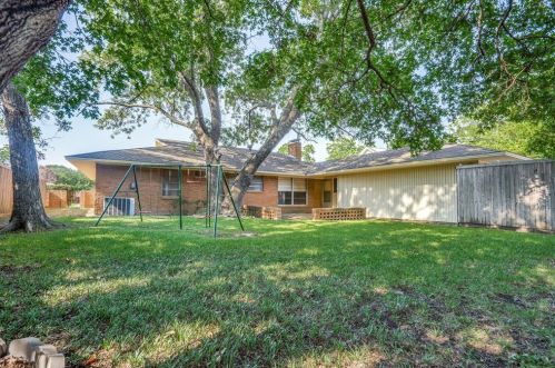 3223 Duchess Trl, Dallas TX 75229-5012 exterior