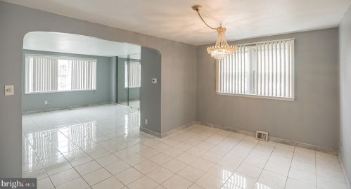 8623 Jackson St, Philadelphia PA 19145-3833 exterior