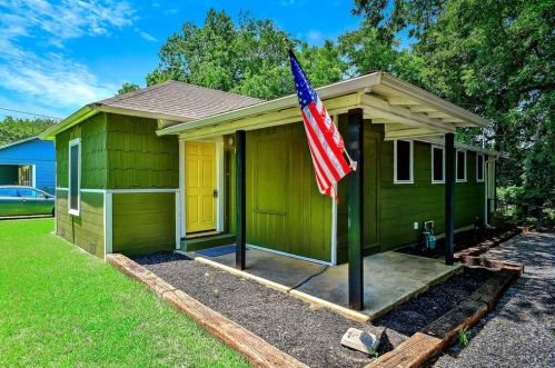 1719 Fannin Ave, Denison TX  75020-6813 exterior