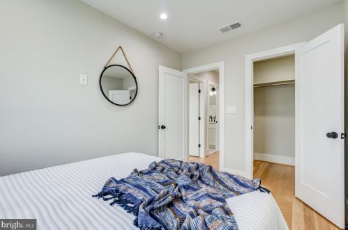 1624 D St, Washington DC  20003-2440 exterior