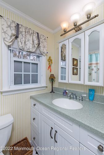 2215 Middle Ave, Point Pleasant Beach NJ 08742-5138 exterior