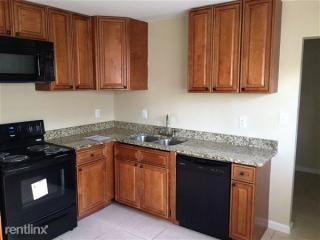 515 Milan Rd, Charlotte NC  28216-3142 exterior