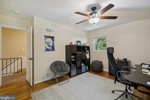 11706 Enid Dr, Rockville MD 20854-3454 exterior