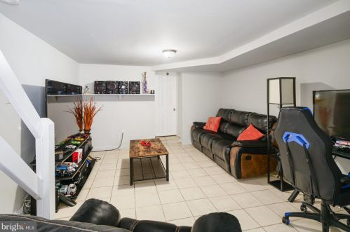 6037 Keystone St, Philadelphia PA 19135-4217 exterior