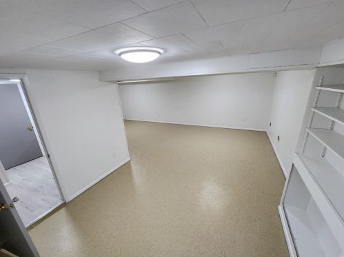 10405 Hobkirk Dr, Saint Louis MO 63137-3748 exterior