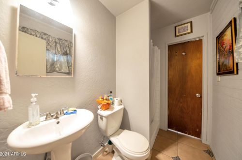 2320 40 Ave, Phoenix AZ 85009-4025 exterior